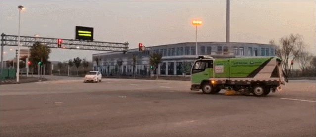 1590492700246386.gif 640-1.gif